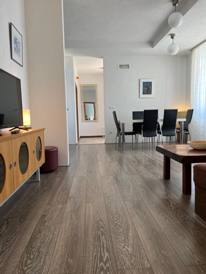 Apartments Angela Цезарица Екстериор снимка