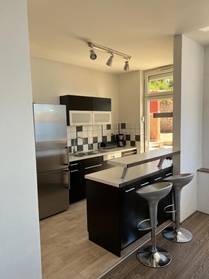 Apartments Angela Цезарица Екстериор снимка