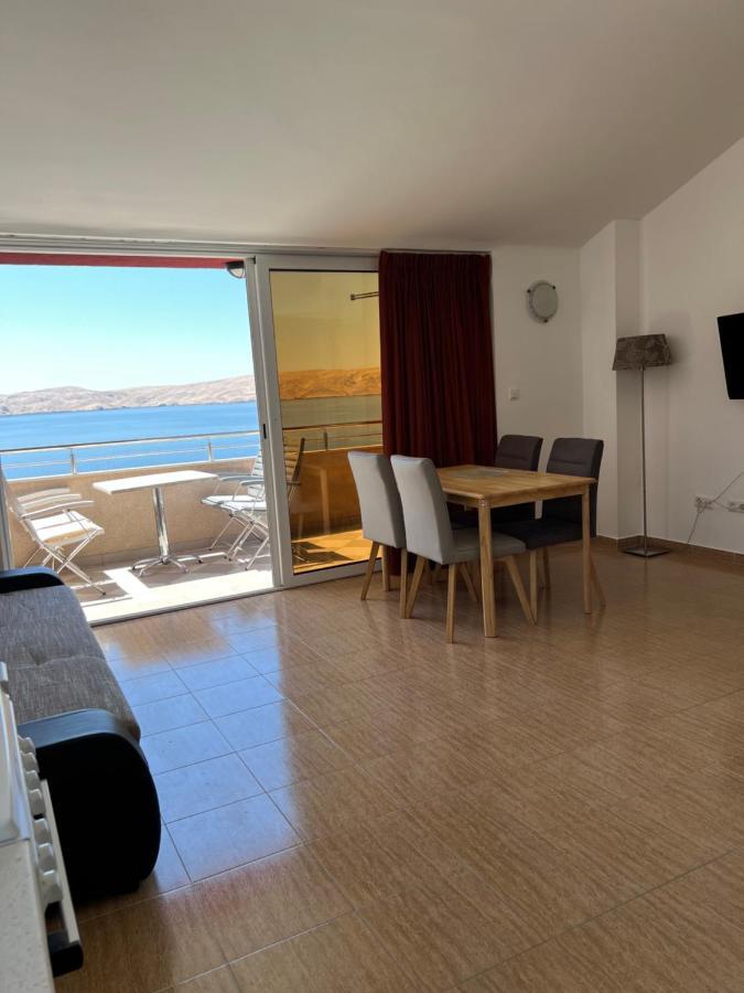 Apartments Angela Цезарица Екстериор снимка